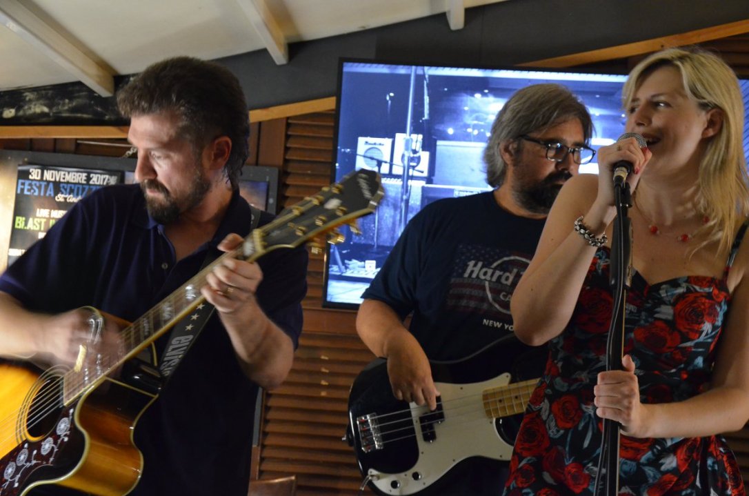 36684043_900674193451491_7712229192946941952_o